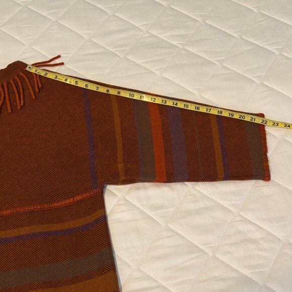 Vintage Norwegian Lapp Lander 100% Wool Pullover Fringed Sweater, Euro Size 40 - Picture 6 of 6